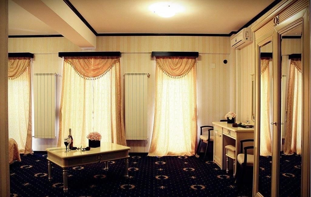 Отель Hotel Premier Class Valea Lupului-12